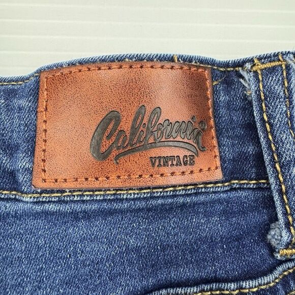 California Vintage Denim Shorts Size 9 Raw Hem Distressed - Picture 3 of 7